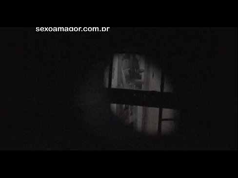 ❤️ Блонди е тајно снимена од воајер од соседството скриен зад шупливи тули Тешко порно кај нас
